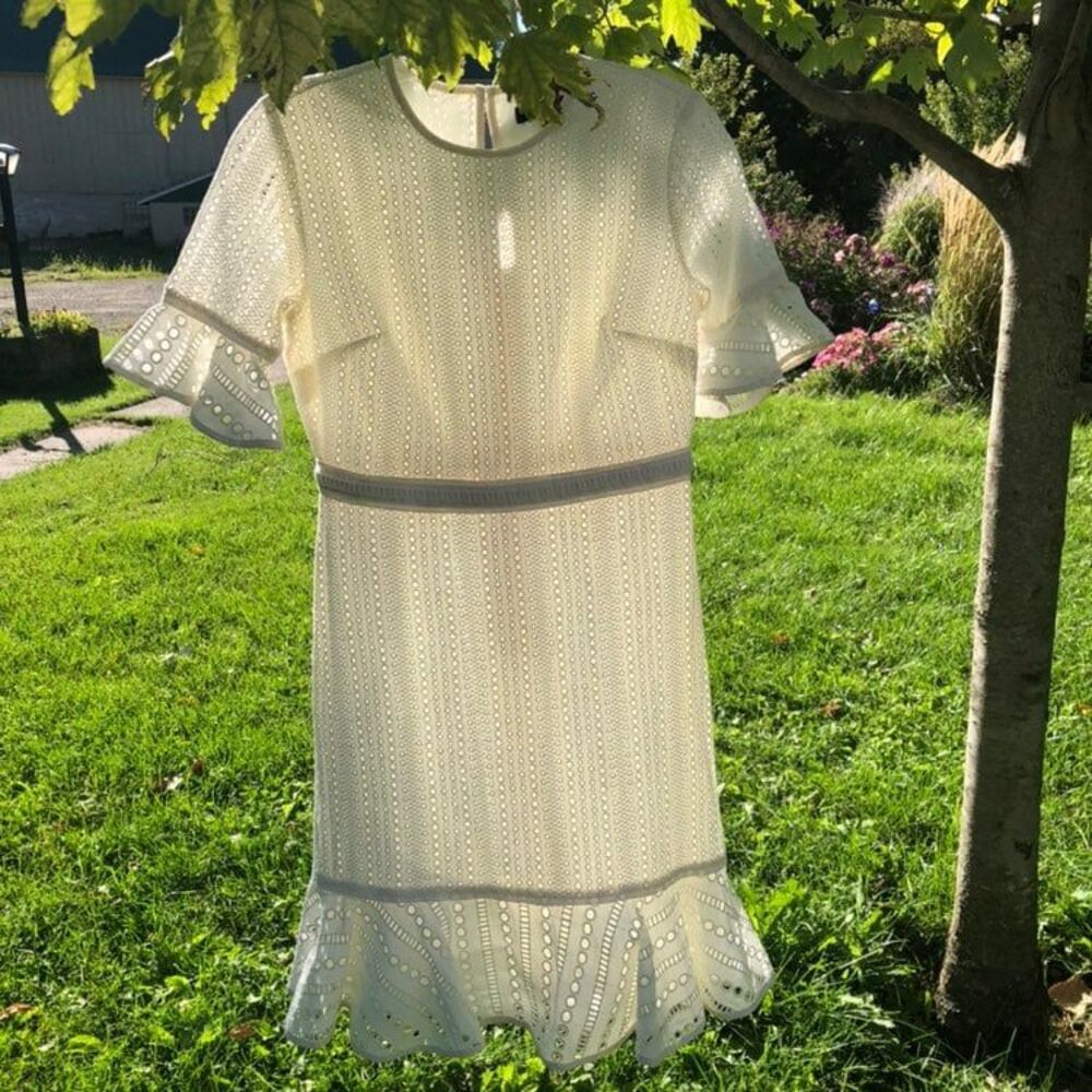 Banana Republic Petite White Cotton Eyelet Mini size 4 Bridal Shower